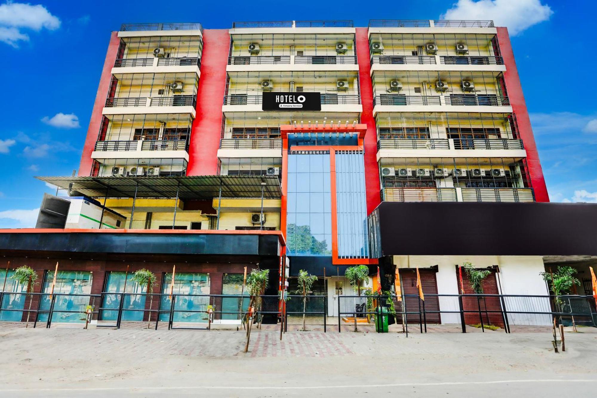 Super Hotel O Hyderabad Gate Iit Bhu Kakarmatha Eksteriør bilde